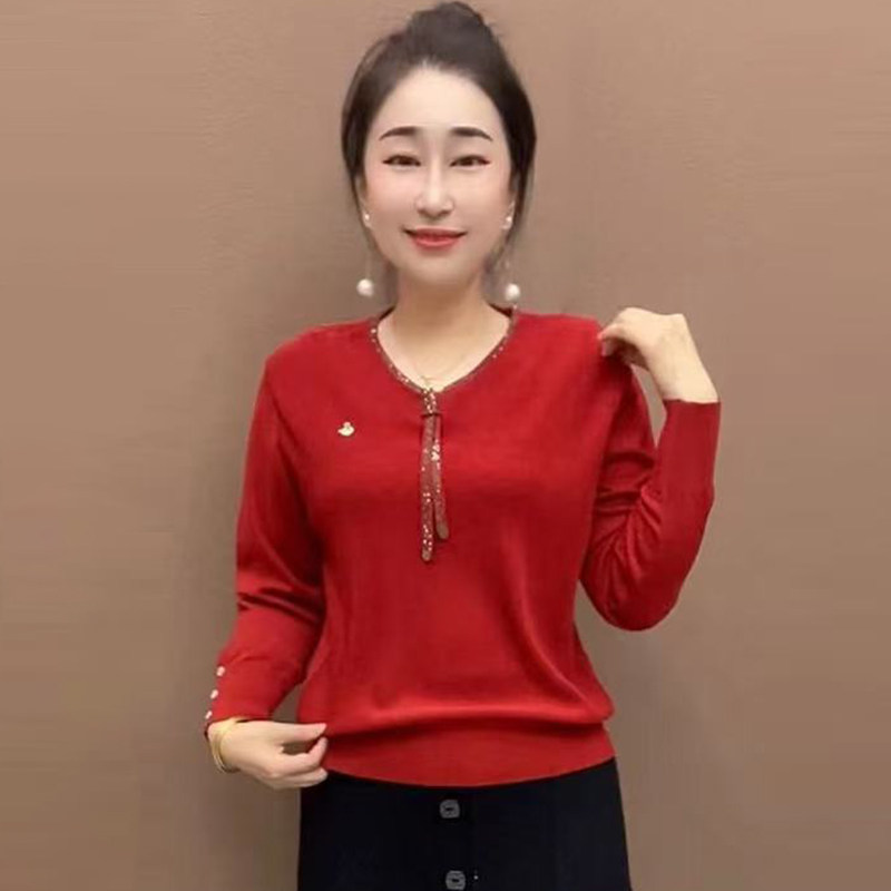 高贵妈妈纯色打底衫时尚短款毛衣