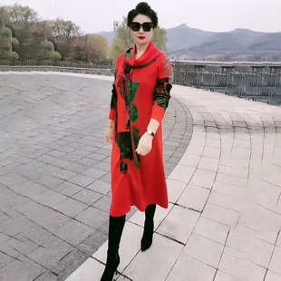 羊毛裙中长款红色本命年羊绒衫秋冬妈妈过膝打底针织连衣裙配大衣