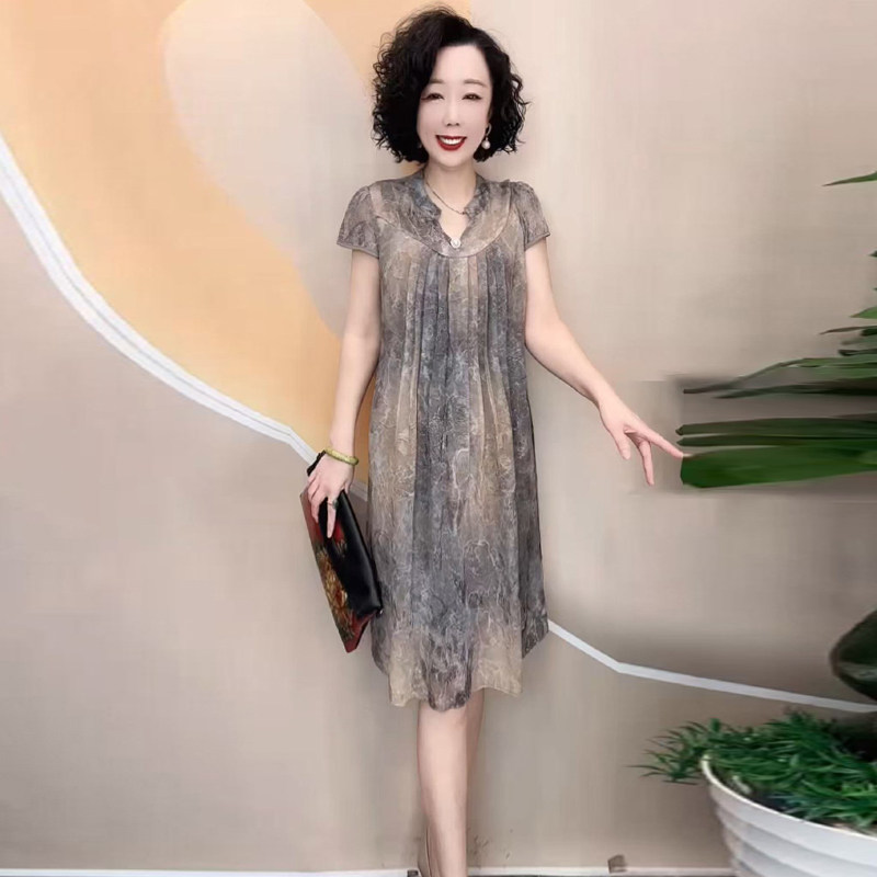气质妈妈宽松大码遮肉减龄连衣裙