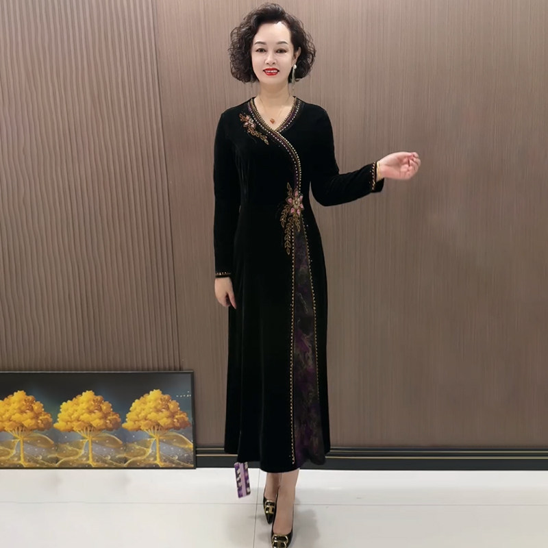 高品质!妈妈丝绒烫钻大码连衣裙