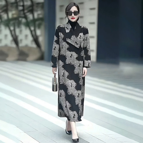 气质妈妈大牌显瘦风衣大码外套女