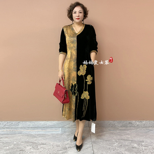 重工刺绣气质妈妈连衣裙2025秋冬新款丝绒拼接醋酸宽松大码长裙子