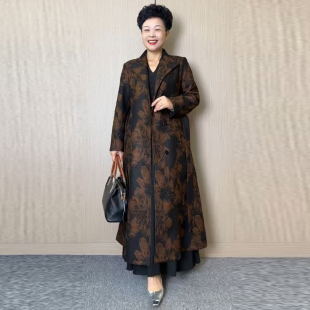 阔太太秋冬季气质妈妈长款轻奢高级感大衣时尚羊绒提花风衣外套女