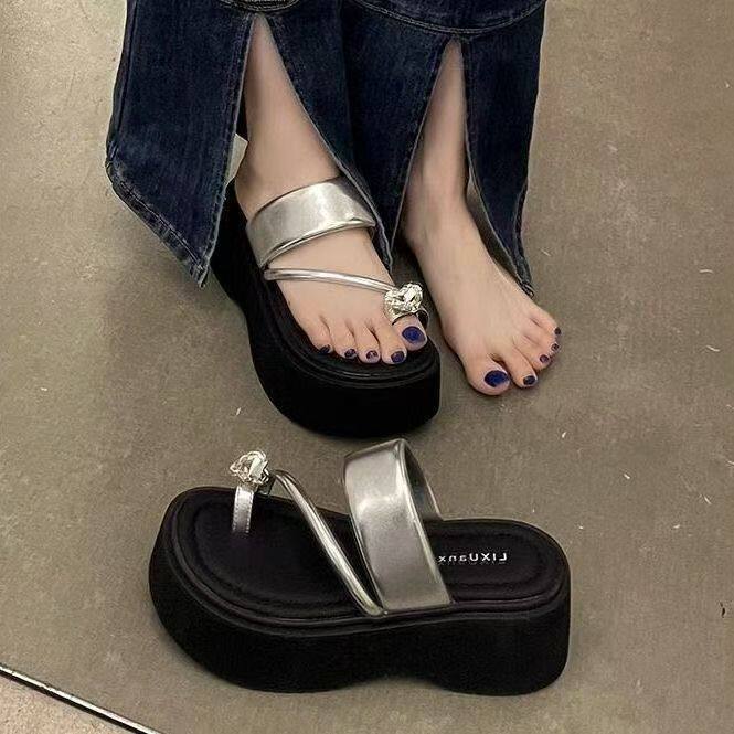 爆款厚底小个子增高水钻凉鞋女外穿2026年夏季新款时尚套趾凉拖鞋
