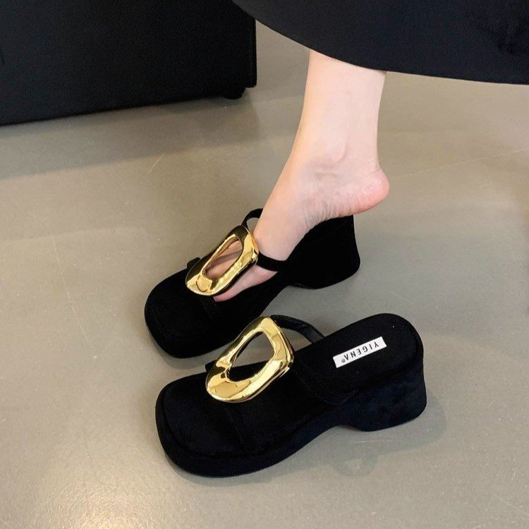 网红黑色小众7cm厚底拖鞋女夏外穿软底配裙子金属扣坡跟高跟凉鞋
