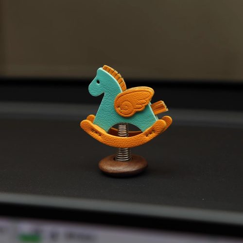 驭手工皮具招财安神小飞马摆件