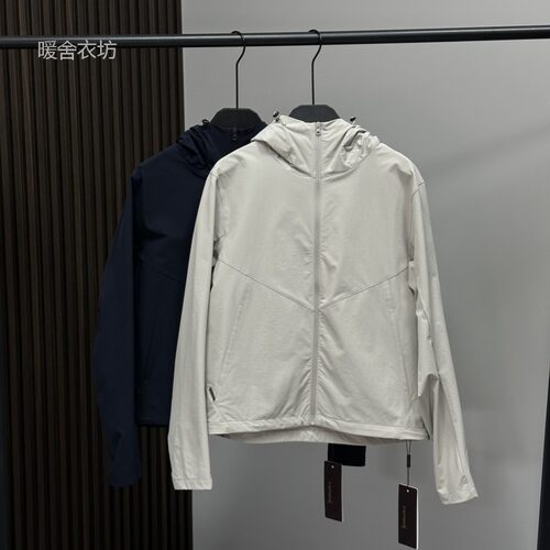 菲玛掂251556连帽短外套