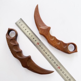 金丝檀木爪子刀CSGO2周边整木雕刻文玩手把件儿童木质玩具刀木刀