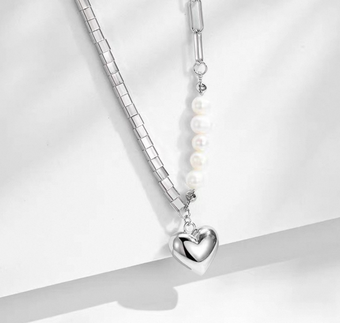 925银饰爱心项链女款2025新款爆款高级感轻奢小众配饰锁骨链吊坠