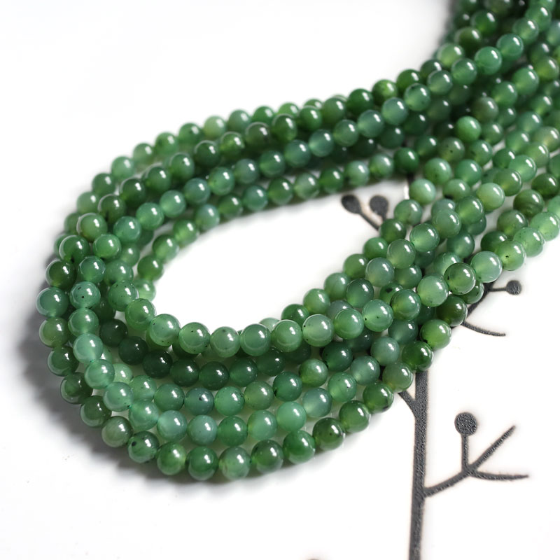 起荧光碧玉天然串项链