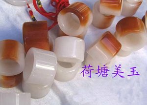 天然A级新疆和田玉带糖白玉扳指 仿古首饰男 精品俏色玉石把玩件