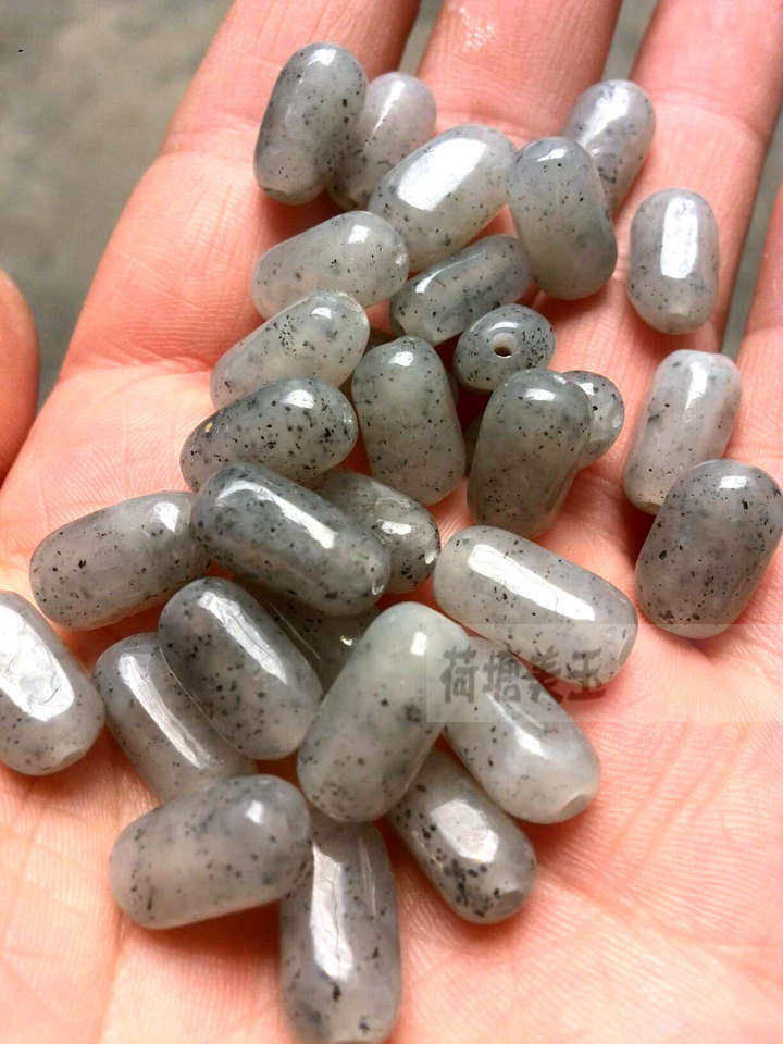 优质天然新疆和田玉墨玉青花芝麻原石籽料手链串项链散珠diy配件