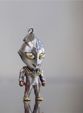 格格巫原创925纯银迪迦奥特曼吊坠卡通项链钥匙挂坠银饰摆件毛衣