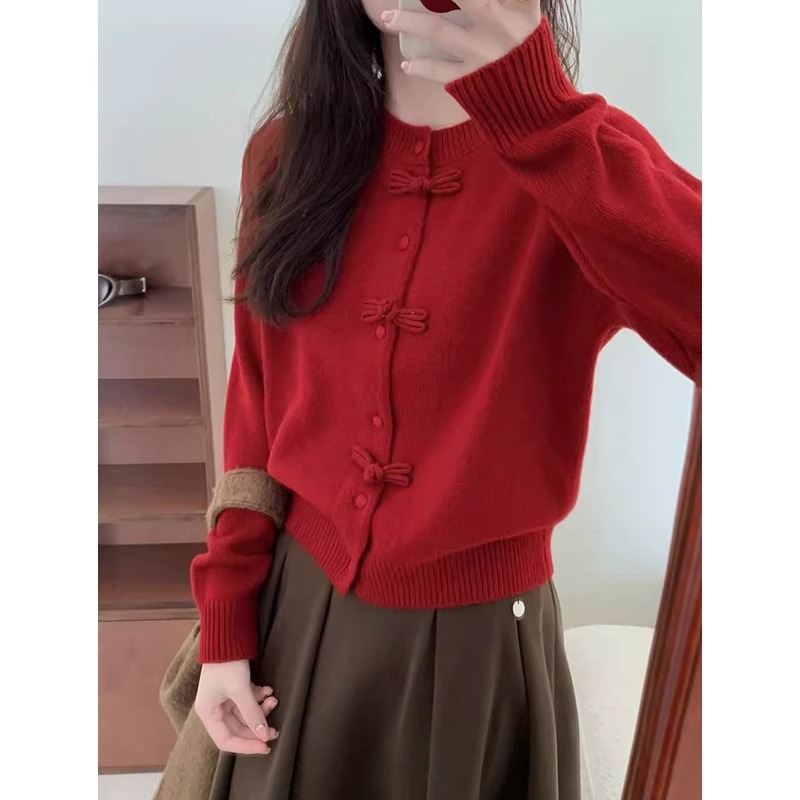 2024龙年优雅气质圆领上衣针织开衫新中式盘扣设计感红色毛衣外套