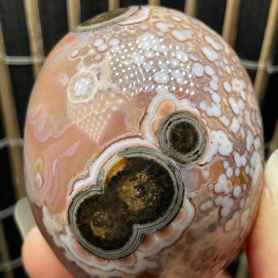 战国红玛瑙精品紫罗兰魔幻色彩俏色天眼手把件摆件