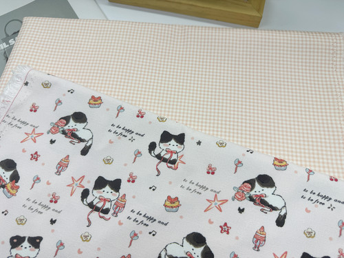 （版权花色）全棉8安帆布高密粉底黑猫包包桌布背带裤外套面料