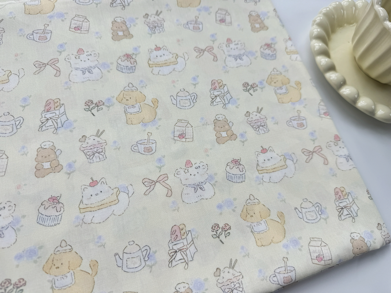 一米价40锦棉黄底小狗洛丽塔裙衬衣棉服肠圈桌布布料