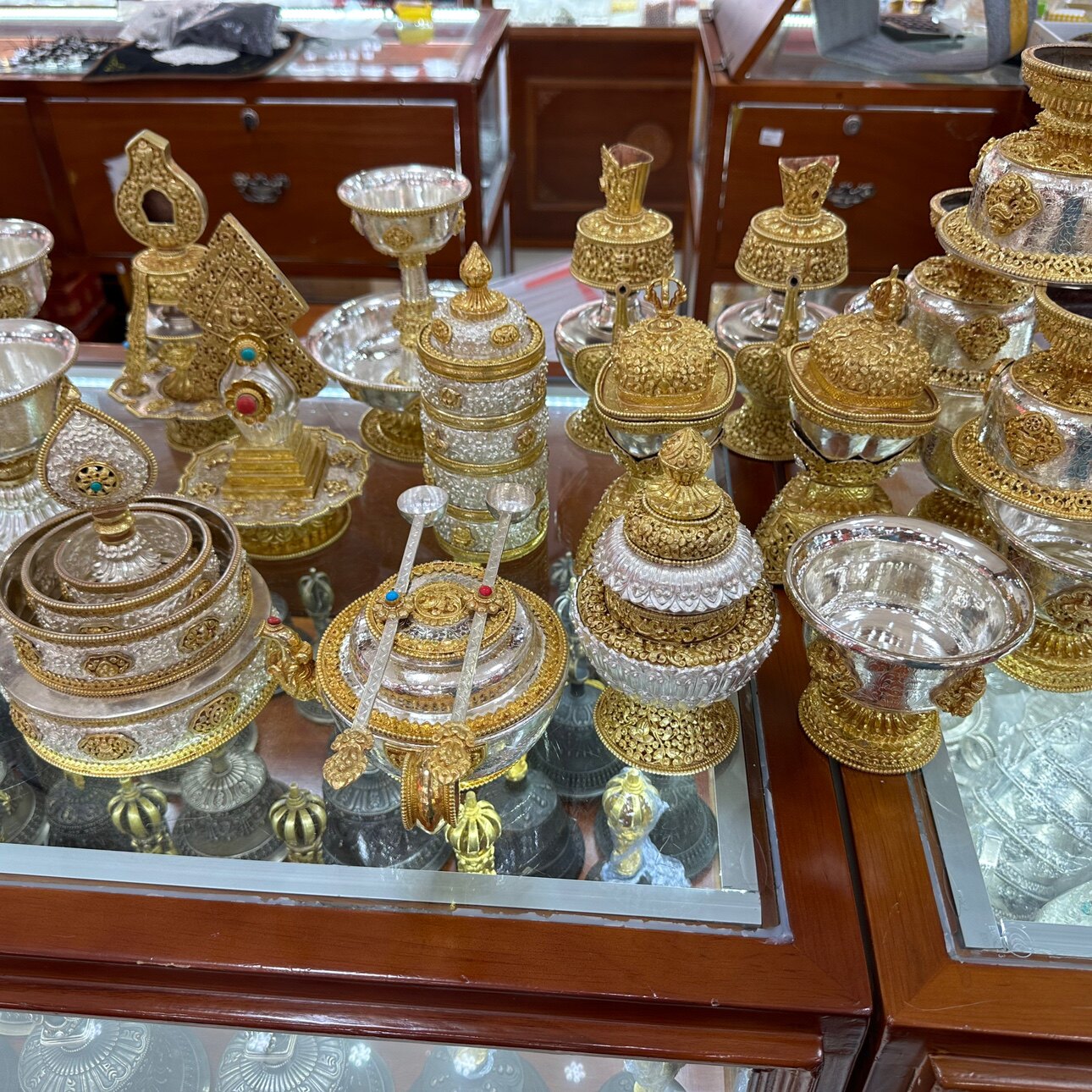 尼泊尔手工纯银鎏金铜鎏金法器曼扎盘供水碗酥油灯朵玛护法杯全套