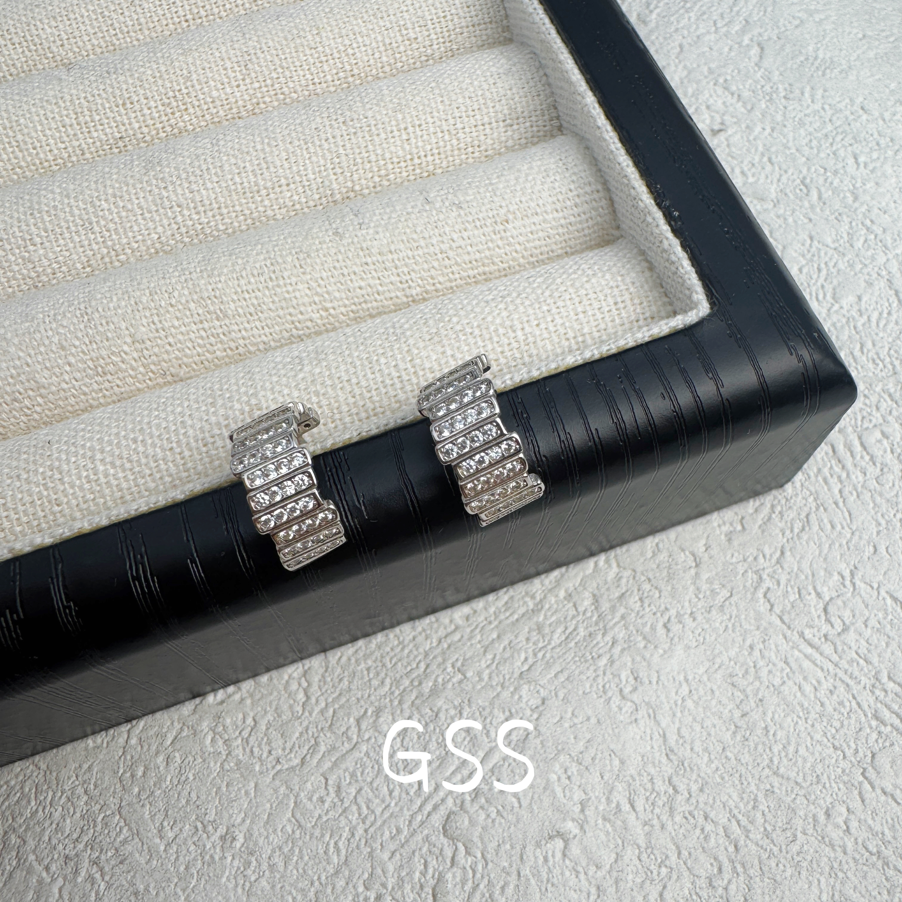 GSS欧美跨境镶钻高级感方形排钻金属时尚精致耳环 925银包18K