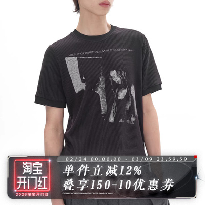 POH轻摇滚印花四弦坑条短袖T恤