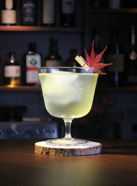 北欧奥丁系水晶玻璃古典马天尼杯日式鸡尾酒杯高脚马提尼杯锥形杯