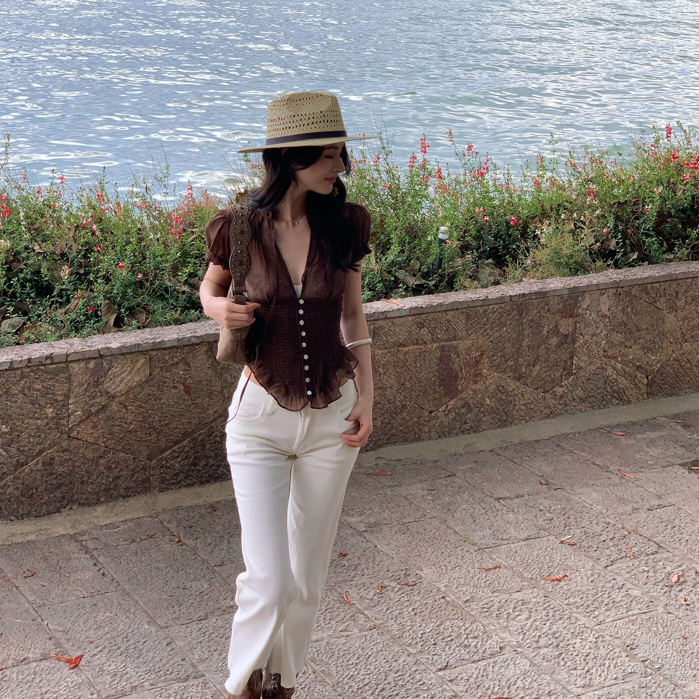 Lienni2026春夏新款百搭气质短袖修身显瘦透气打揽小蛮腰上衣女