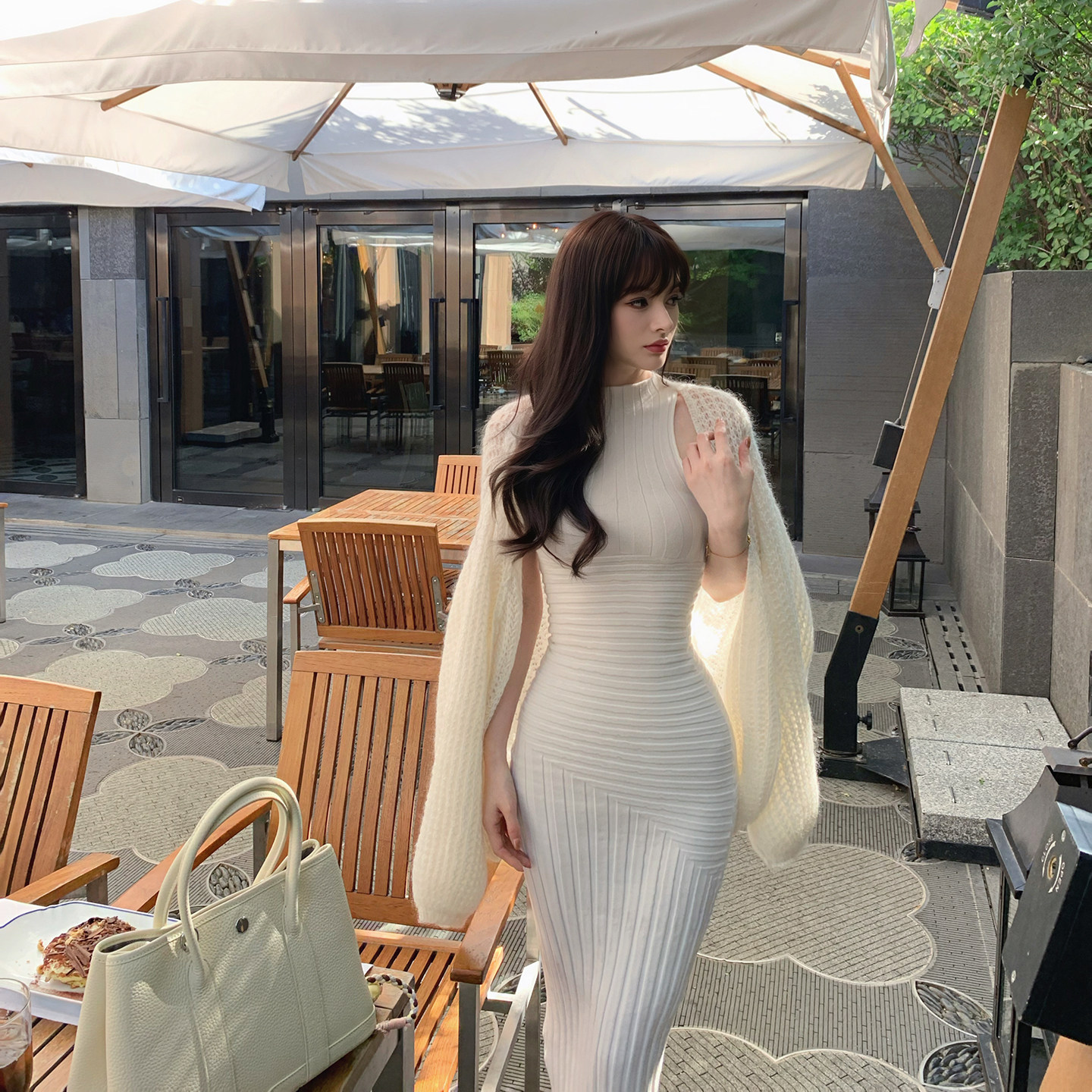 Lienni2026秋季新款气质剪裁收腰显瘦曲线内搭无袖针织连衣裙女