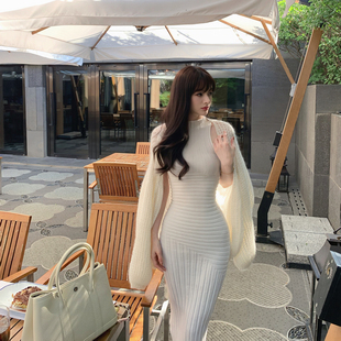 Lienni2026秋季新款气质剪裁收腰显瘦曲线内搭无袖针织连衣裙女