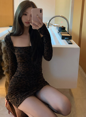 Lienni2025冬季新款修身显瘦纯欲包臀豹纹插肩袖曲线针织连衣裙女