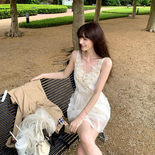 镂空花蔟拼接蕾丝吊带连衣裙女