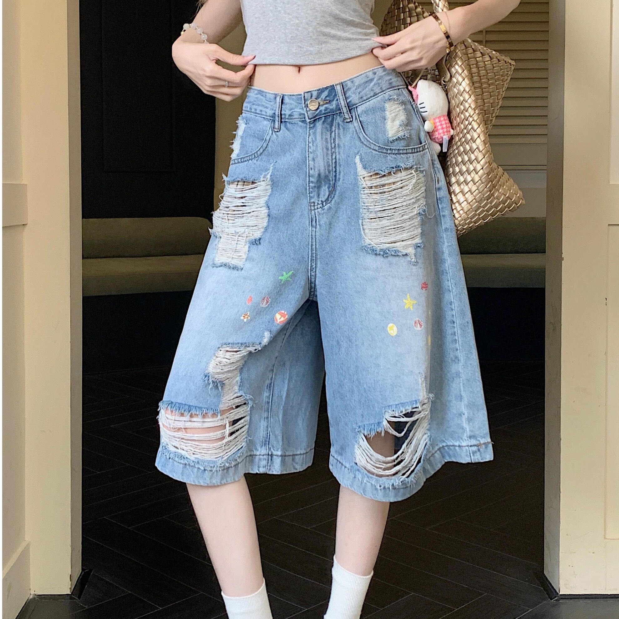 2025夏季新款破洞牛仔中裤女装五分宽松直筒刺绣水洗浅色七分裤子