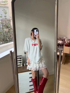 夏季2024新款设计感蕾丝花边V领短袖正肩T恤女休闲宽松大版上衣