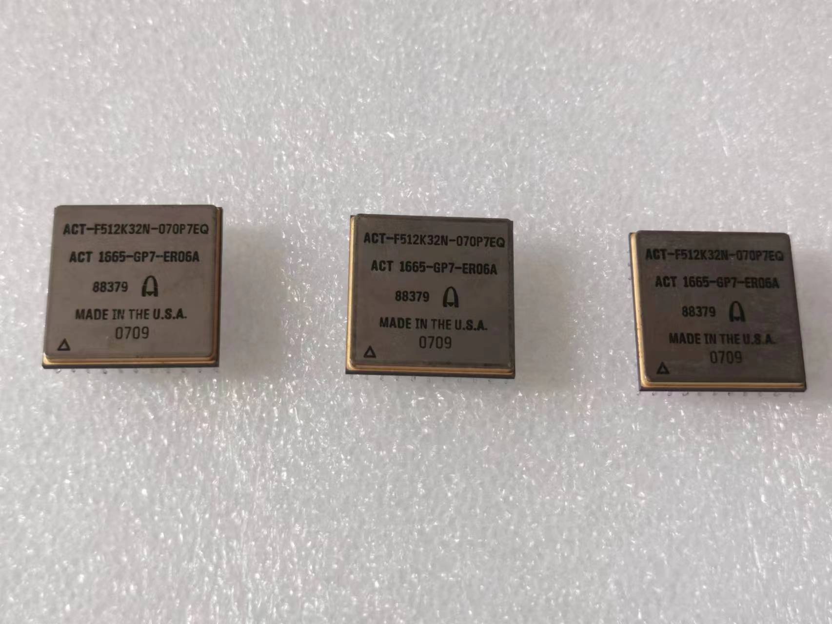 美国制造ACT-F512K32N-070P7EQ   拆机包好  现货实拍