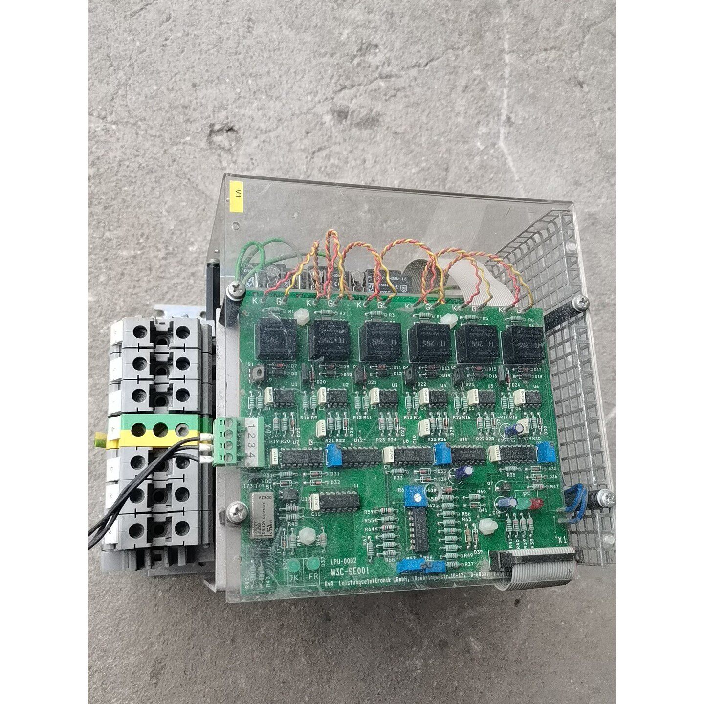 维修指导进口激光机台拆下来的控制器W3C400/480-100F T详询