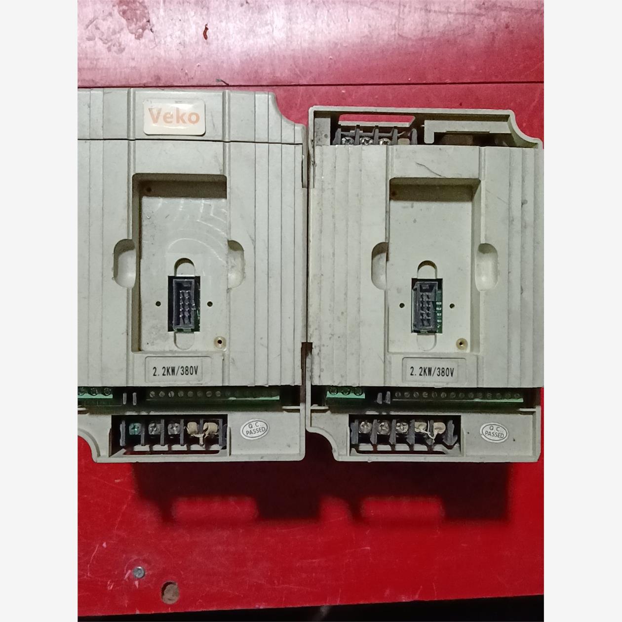 VeKo万川技术变频器 2.2kw 380v功能包好 两台1议价下单