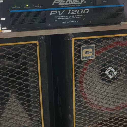 检修百威pv1200舞台后级功放。外观成色如图所示，原装进口正品详