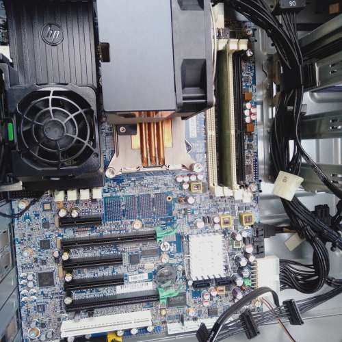 检修惠普Z420图形工作站主板。 Z420 设备主板。带芯片内存详询