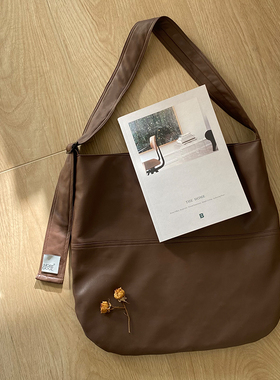 MOREGOOL 22/FW 原创摩卡色质感PU皮拼接托特包 大容量斜跨包包