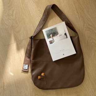 原创摩卡色质感PU皮拼接托特包 大容量斜跨包包 MOREGOOL