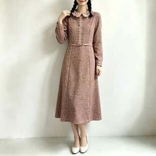 秋冬季复古小香风连衣裙女 娃娃领收腰细腰带七分袖粗花呢长裙