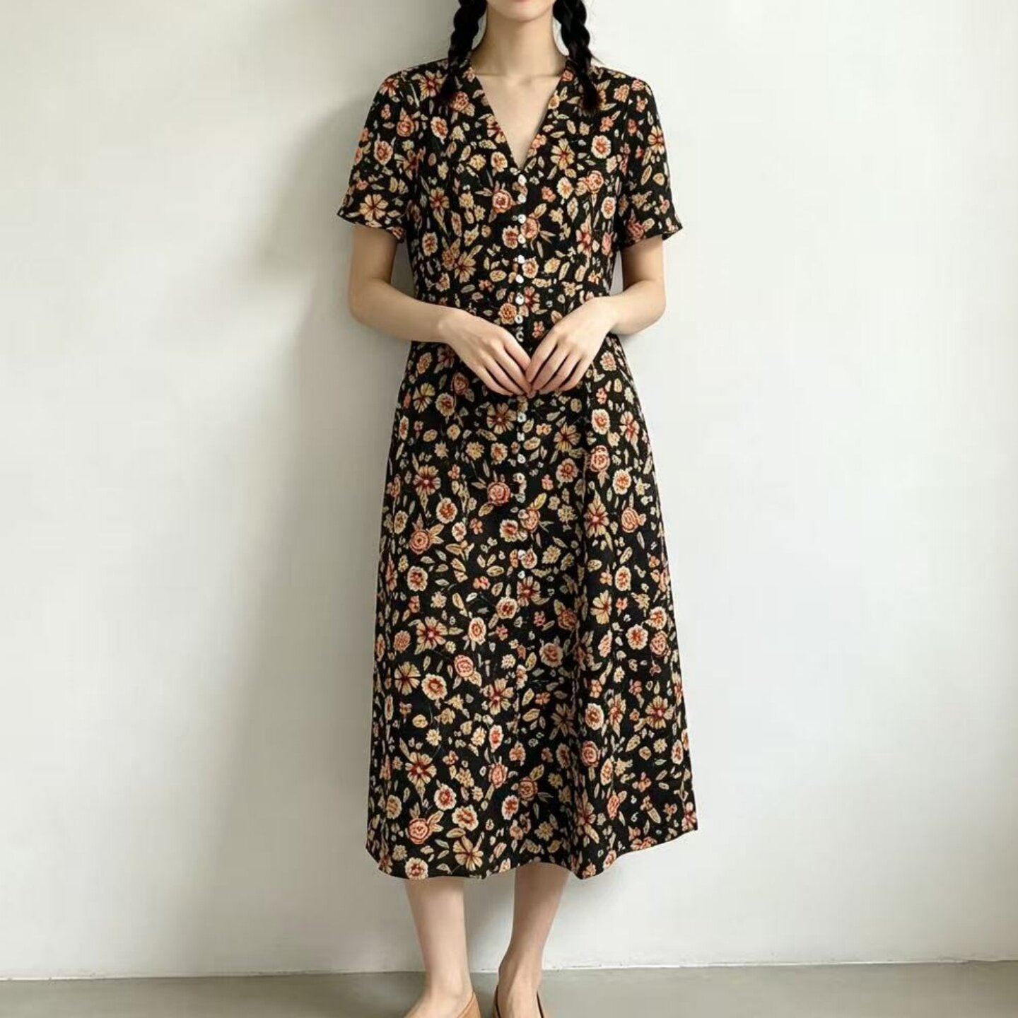 复古黑底碎花V领连衣裙女 夏季薄款雪纺收腰显瘦短袖中长款气质裙