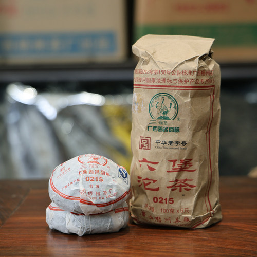 梧州三鹤100克青种六堡茶