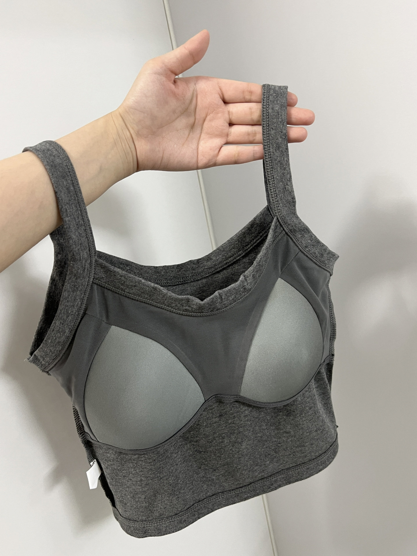 카운터할인 매장 정리 쇼핑몰 테일굿즈 예쁜 뒷캐미솔 여성 여름 이너웨어 및 아우터 핫걸룩