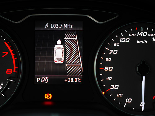 新款奥迪A3 A4A5Q5Q2L Q3 自动泊车驻车停车系统 前雷达 泊车雷达