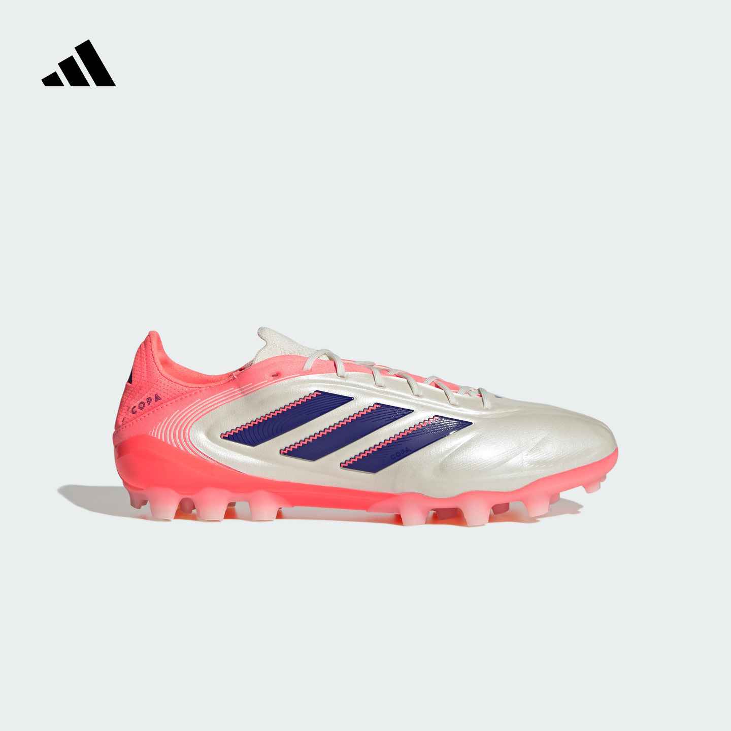 阿迪达斯男女足球鞋adidas