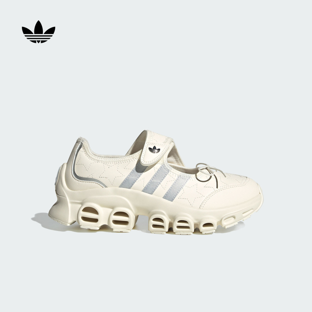 阿迪达斯三叶草女子运动鞋