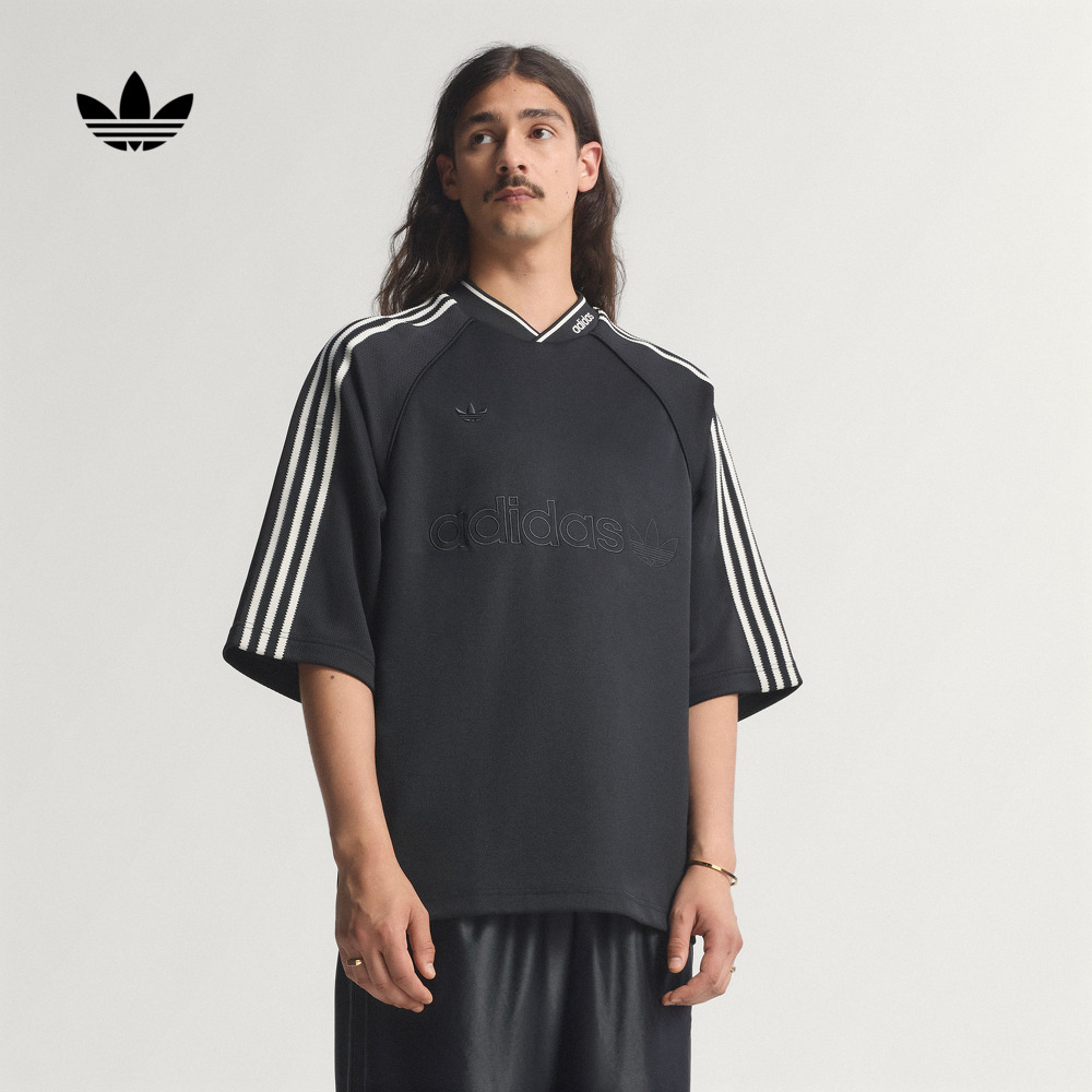 休闲运动插肩撞色小V领上衣短袖球衣男装adidas阿迪达斯三叶草