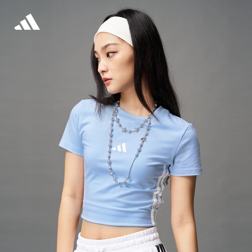 阿迪达斯女易用系圆领短袖T恤