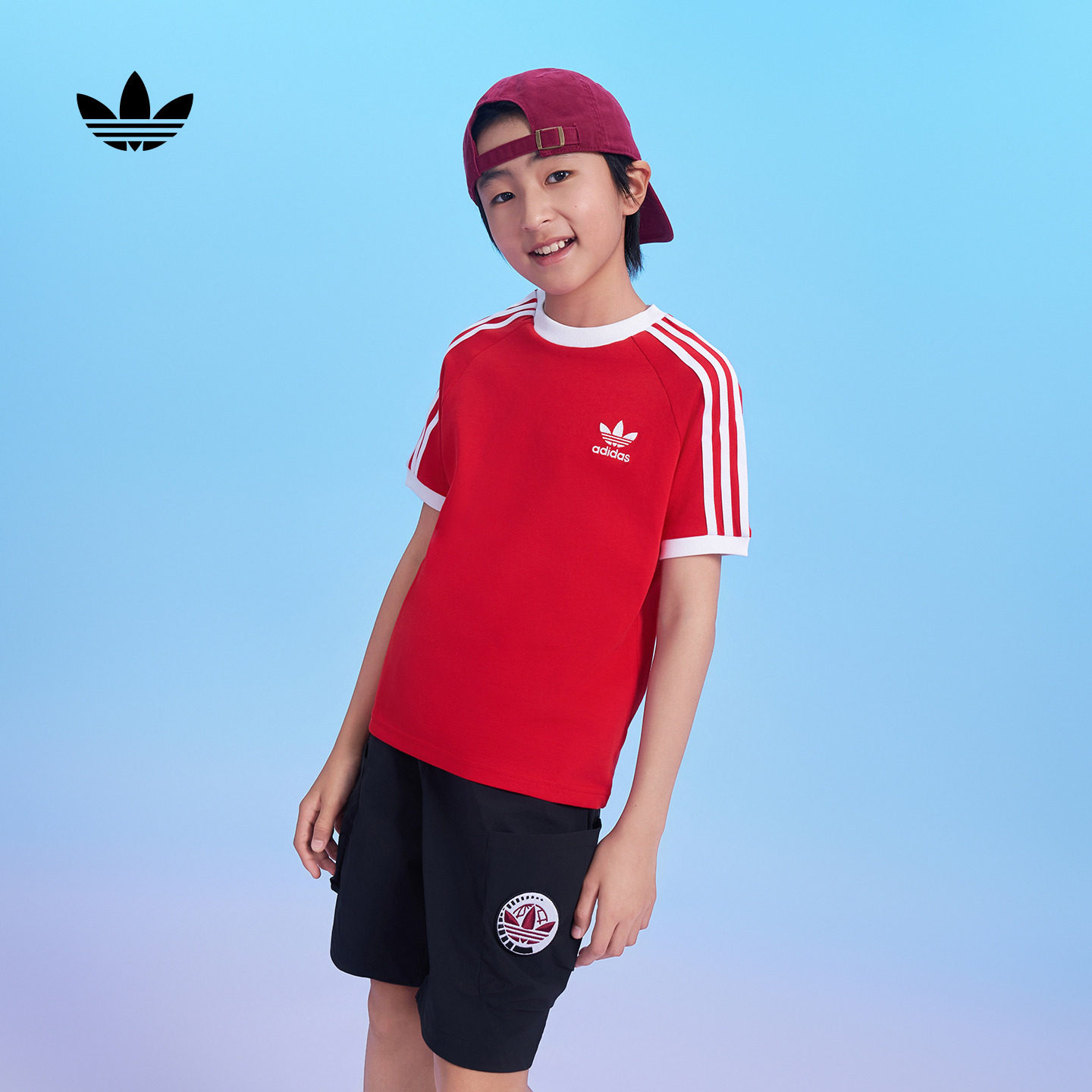 男女大童 三条纹纯棉舒适宽松运动短袖T恤adidas阿迪达斯三叶草