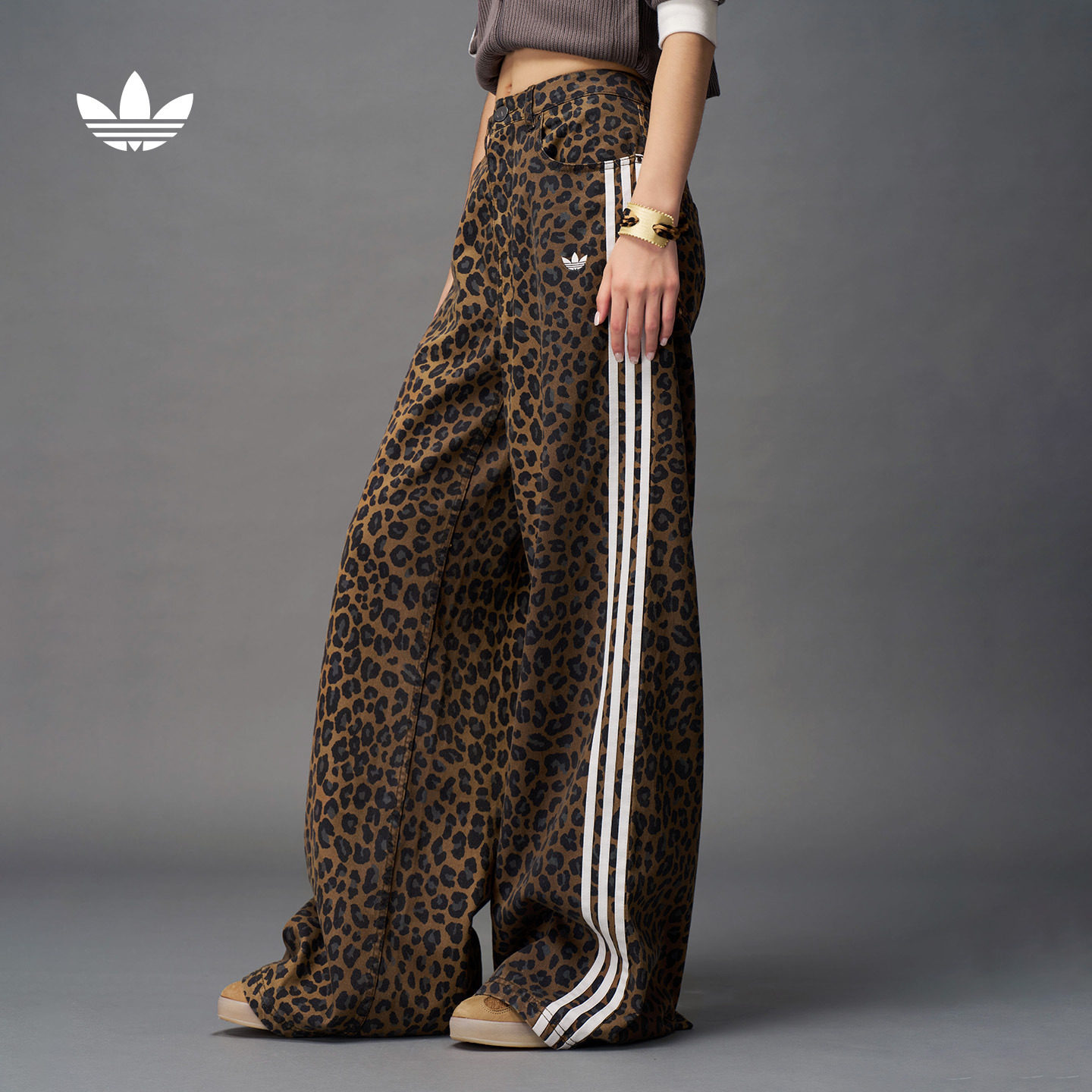 经典宽松豹纹印花三条纹牛仔运动裤女装adidas阿迪达斯官方三叶草